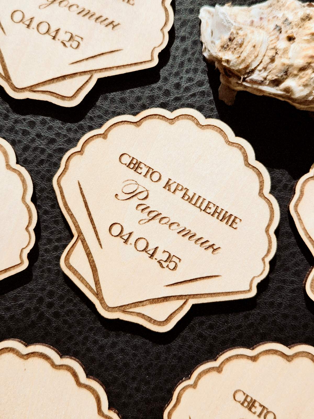 ДЪРВЕНА ФИГУРКА